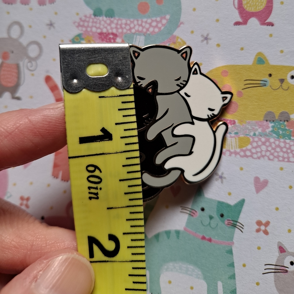 Cozy Cats Pin πΊβ€οΈ - Picture 3 of 3
